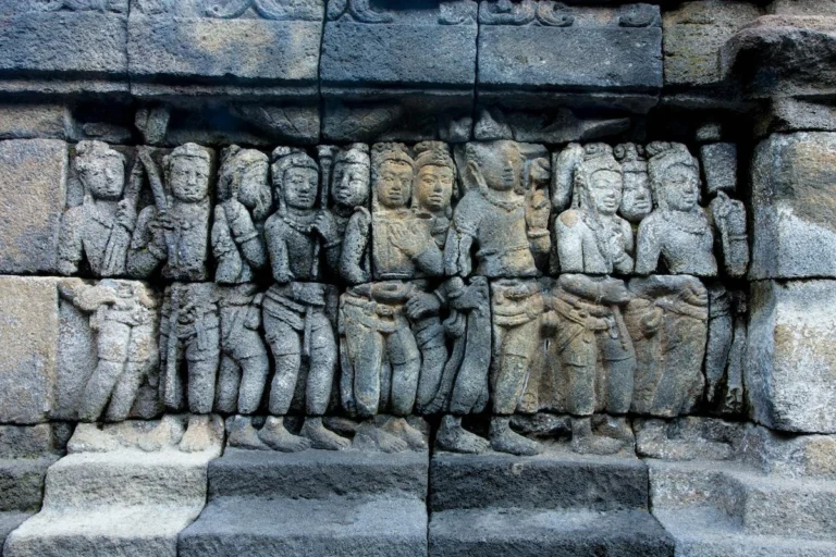 Candi Relief 768x512