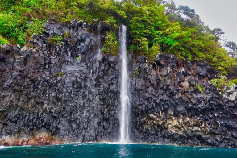 Waterfall 40e6 768x512